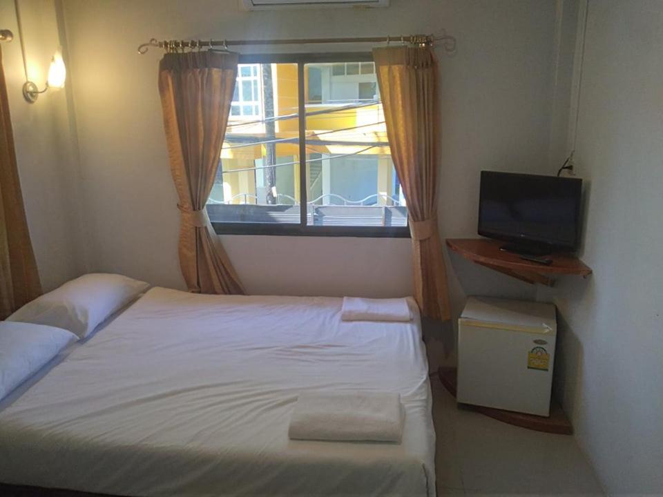 Kamala Bay Inn Екстериор снимка