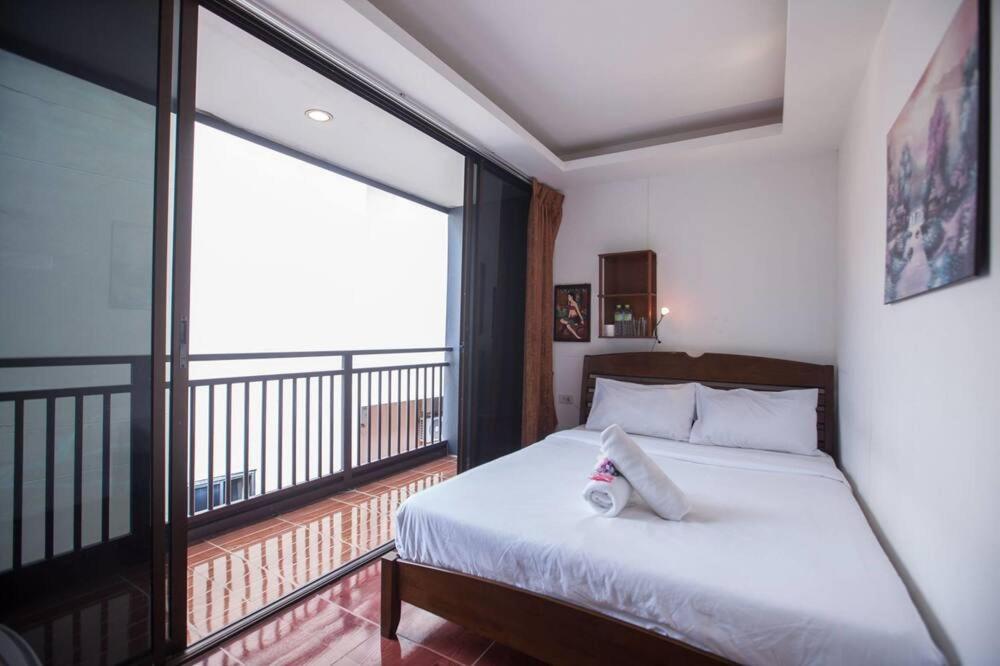 Kamala Bay Inn Екстериор снимка