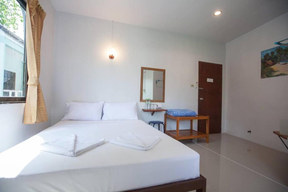 Kamala Bay Inn Екстериор снимка